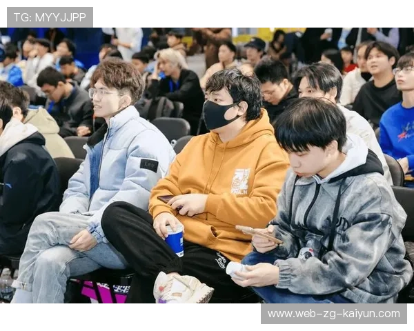 电竞选手如何与粉丝互动:真诚交流与积极回馈,如何跟电竞选手谈恋爱